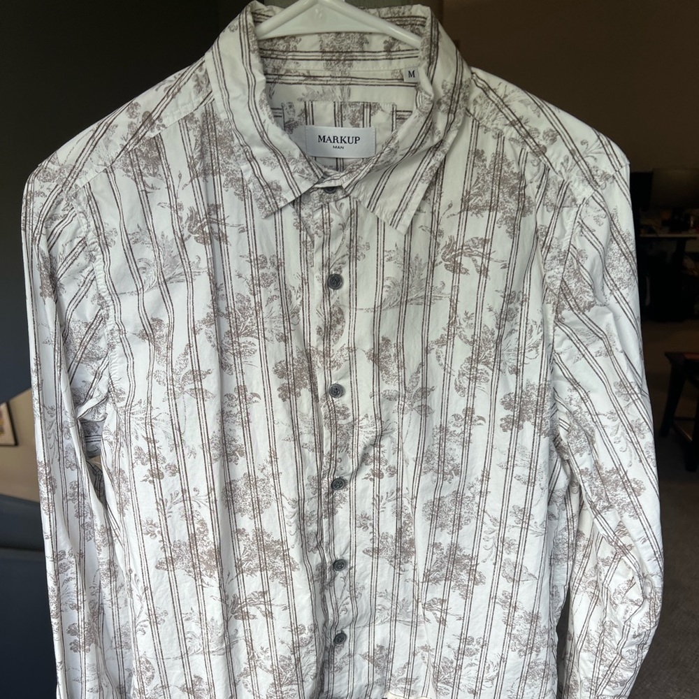 Markup (Italy) long sleeve shirt men’s medium